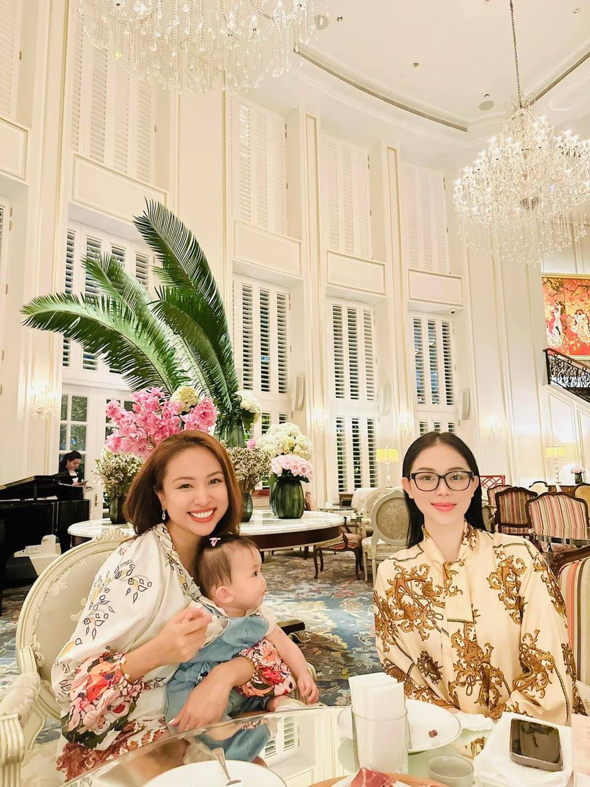 Linh Rin đã thay đổi ra sao sau 5 năm yêu con trai tỷ phú? - Ảnh 6. Linh Rin đã thay đổi ra sao sau 5 năm yêu con trai tỷ phú? - Ảnh 6.