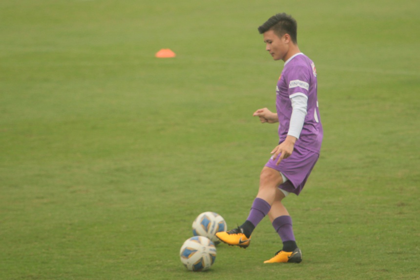 Nhìn ‘thảm cảnh’ thầy Park từng đối diện, mới thấy ước mơ của HLV Troussier thiết thực nhường nào - Ảnh 4.