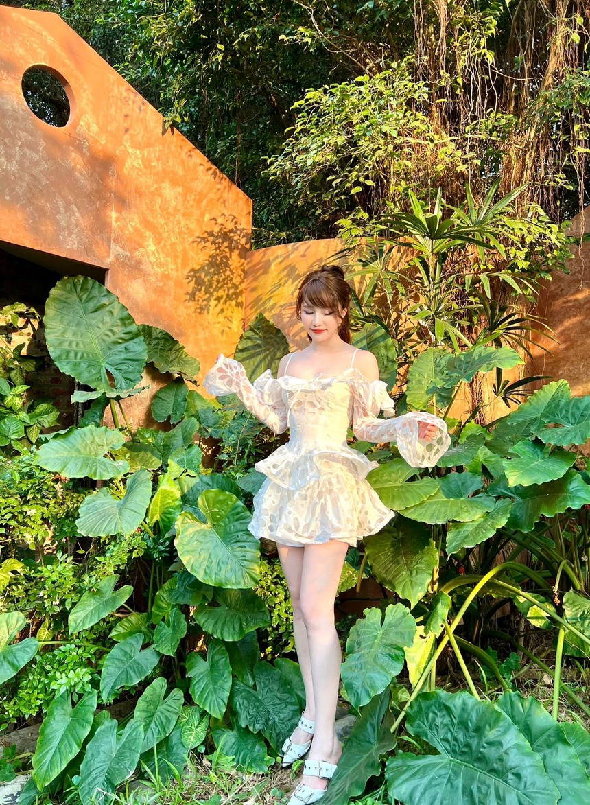 Quỳnh Nga đổi tóc mới lạ lẫm, dân tình vẫn chăm chăm nhìn vòng 1 - Ảnh 7.