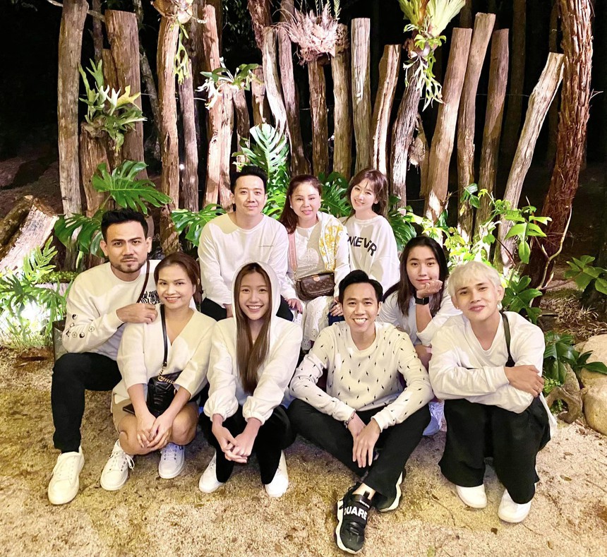 Trấn Thành cùng hội bạn đi chơi: Thành viên nhóm thay đổi, vẫn có người là 'cạ cứng' - Ảnh 4.