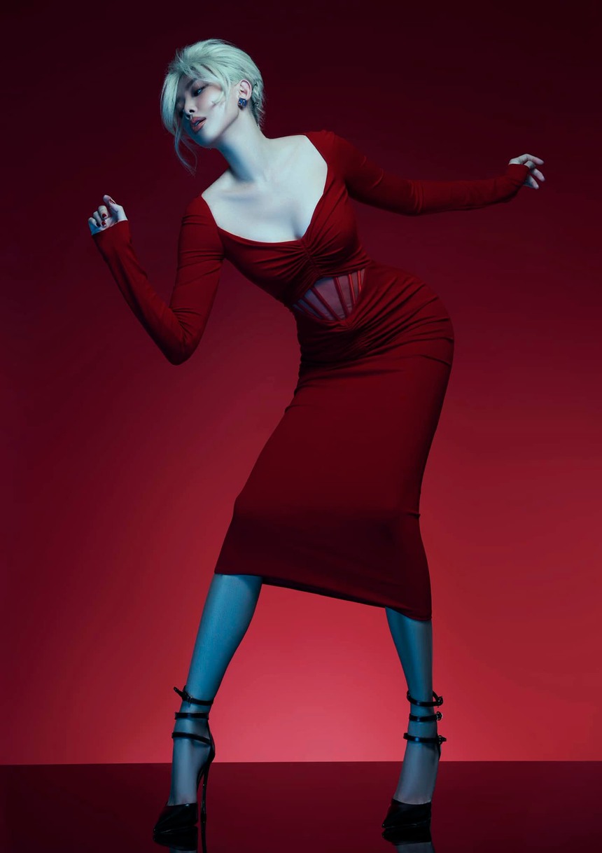 1 nữ ca sĩ 'khai gian' tuổi đi thi hát: Từng bị gọi là 'bản sao Miley Cyrus' nay lột xác thành mỹ nhân quyến rũ bậc nhất showbiz Việt! - Ảnh 11. 1 nữ ca sĩ 'khai gian' tuổi đi thi hát: Từng bị gọi là 'bản sao Miley Cyrus' nay lột xác thành mỹ nhân quyến rũ bậc nhất showbiz Việt! - Ảnh 11.