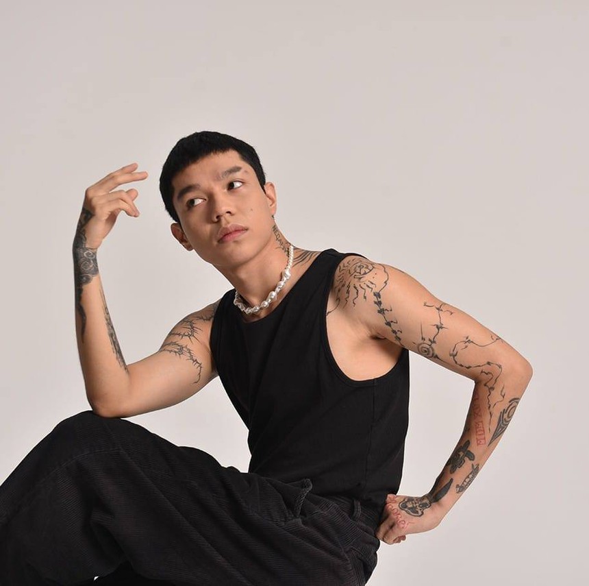 Bảo Anh lộ diện sau hơn 1 tháng kín tiếng, còn nam vũ công kém 7 tuổi khóa môi nữ ca sĩ thì sao? - Ảnh 3.