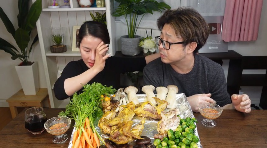 Bà Nhân Vlog trực tiếp có động thái với bác sĩ Thịnh sau livestream xin lỗi, giải đáp thắc mắc quan trọng của cư dân mạng - Ảnh 3.