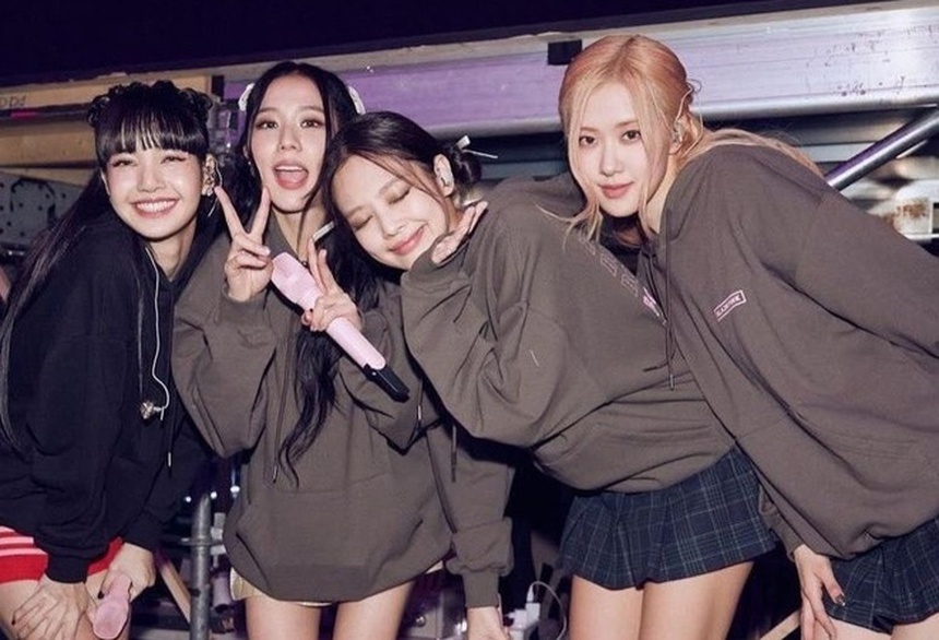 Blackpink hé lộ quá trình chuẩn bị cho Coachella 2023 - Ảnh 4.