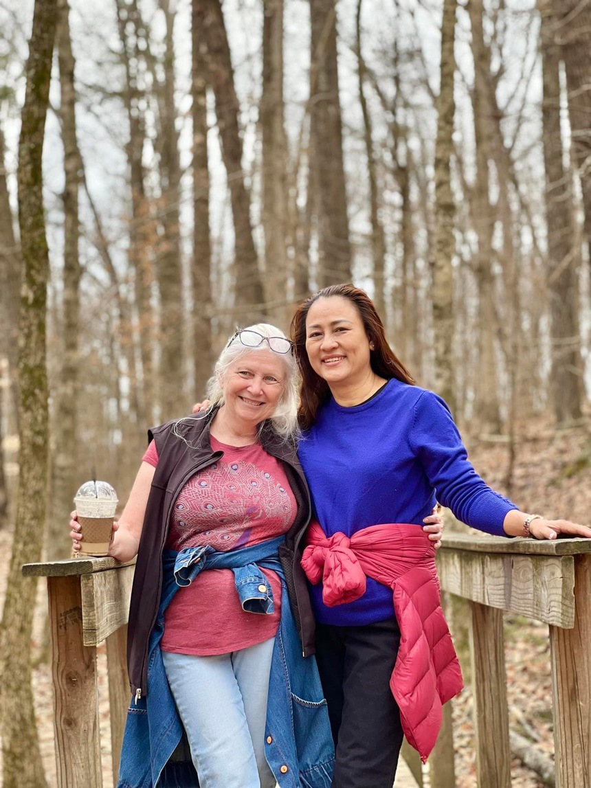 Hoàng Oanh khoe loạt ảnh đại gia đình tụ họp ở Mỹ, nói 1 câu làm rõ thái độ với bố mẹ chồng cũ! - Ảnh 3. Hoàng Oanh khoe loạt ảnh đại gia đình tụ họp ở Mỹ, nói 1 câu làm rõ thái độ với bố mẹ chồng cũ! - Ảnh 3.