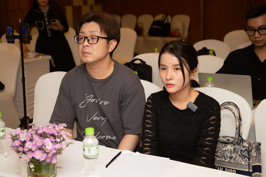 Vừa chi nửa tỷ kỷ niệm ngày cưới, Bà Nhân Vlog đã vừa khóc vừa than thân một mình gánh vác gia đình - Ảnh 1.