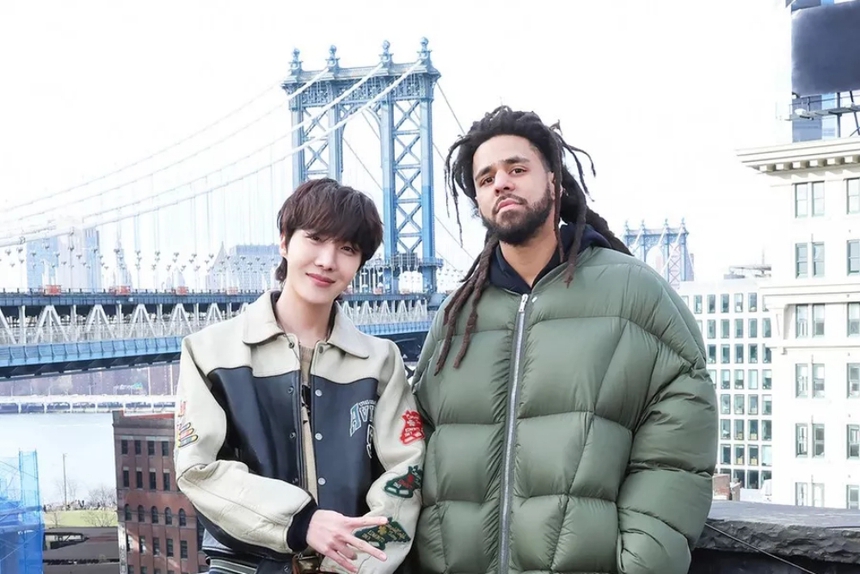 J-Hope BTS phá kỷ lục solo của bản thân tại Mỹ trước khi nhập ngũ - Ảnh 1. J-Hope BTS phá kỷ lục solo của bản thân tại Mỹ trước khi nhập ngũ - Ảnh 1.