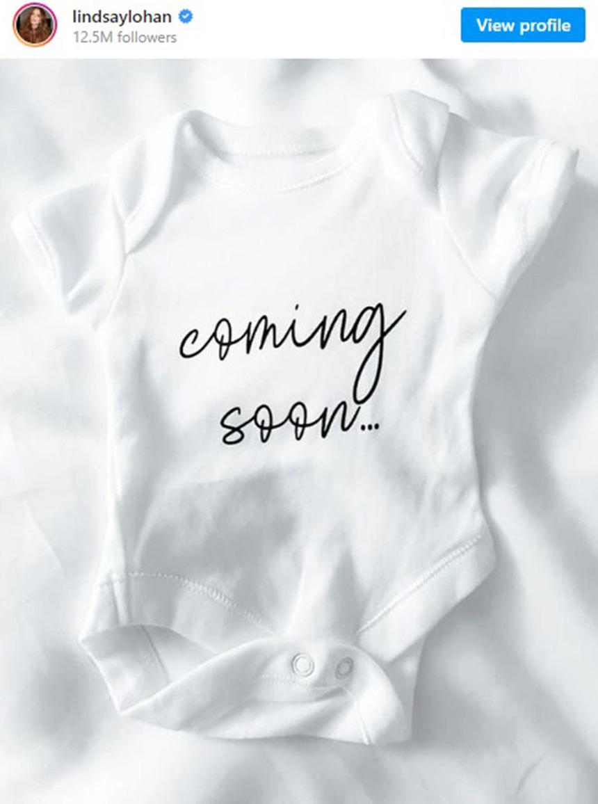 Lindsay Lohan sắp đón con đầu lòng với chồng, háo hức với chương mới cuộc đời - Ảnh 1. Lindsay Lohan sắp đón con đầu lòng với chồng, háo hức với chương mới cuộc đời - Ảnh 1.