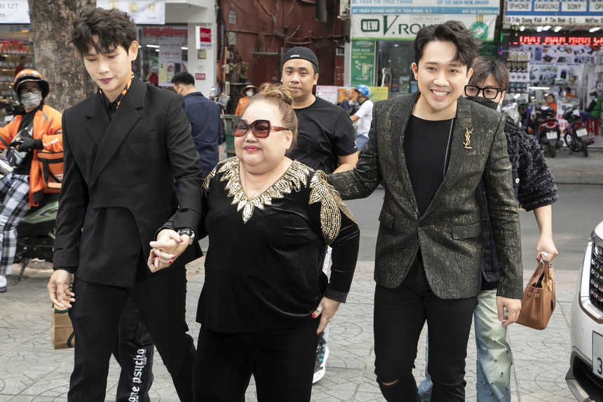 Sao nữ được Trấn Thành hộ tống đi lưu diễn, lo từng miếng ăn giấc ngủ nhưng suýt từ mặt vì một lý do - Ảnh 1.