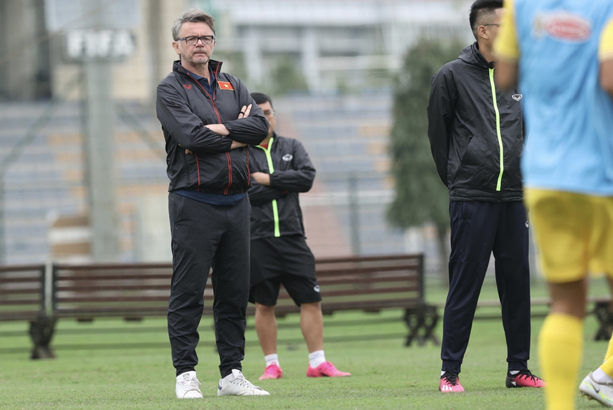 Màn “sơ giao” của ông Philippe Troussier - Ảnh 1. Màn “sơ giao” của ông Philippe Troussier - Ảnh 1.