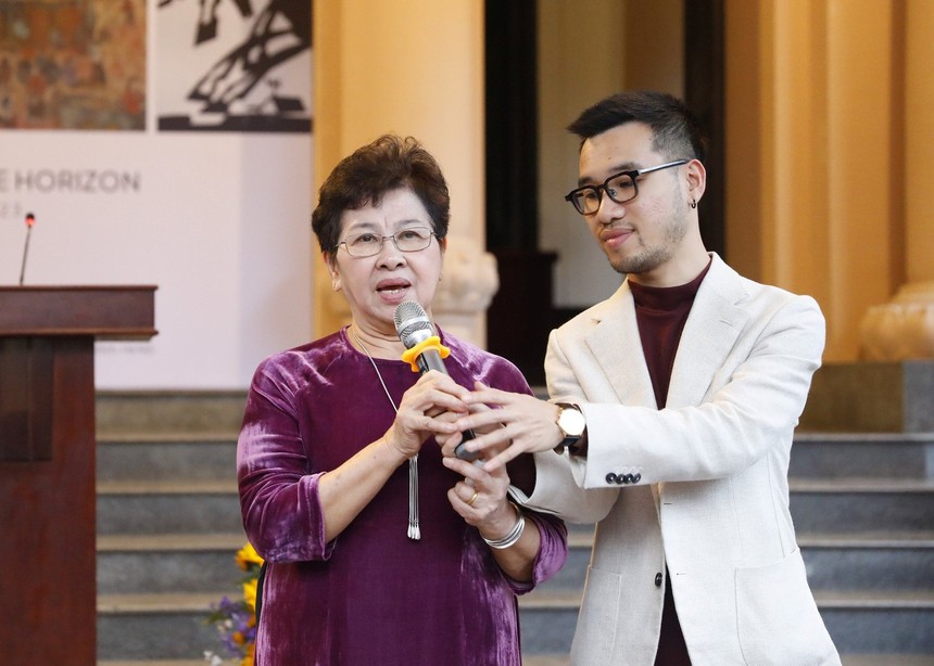 Triển lãm 'Khắc chân trời' của Vũ Duy Nghĩa: 'Nét sắc như kiếm sắc' - Ảnh 4. Triển lãm 'Khắc chân trời' của Vũ Duy Nghĩa: 'Nét sắc như kiếm sắc' - Ảnh 4.