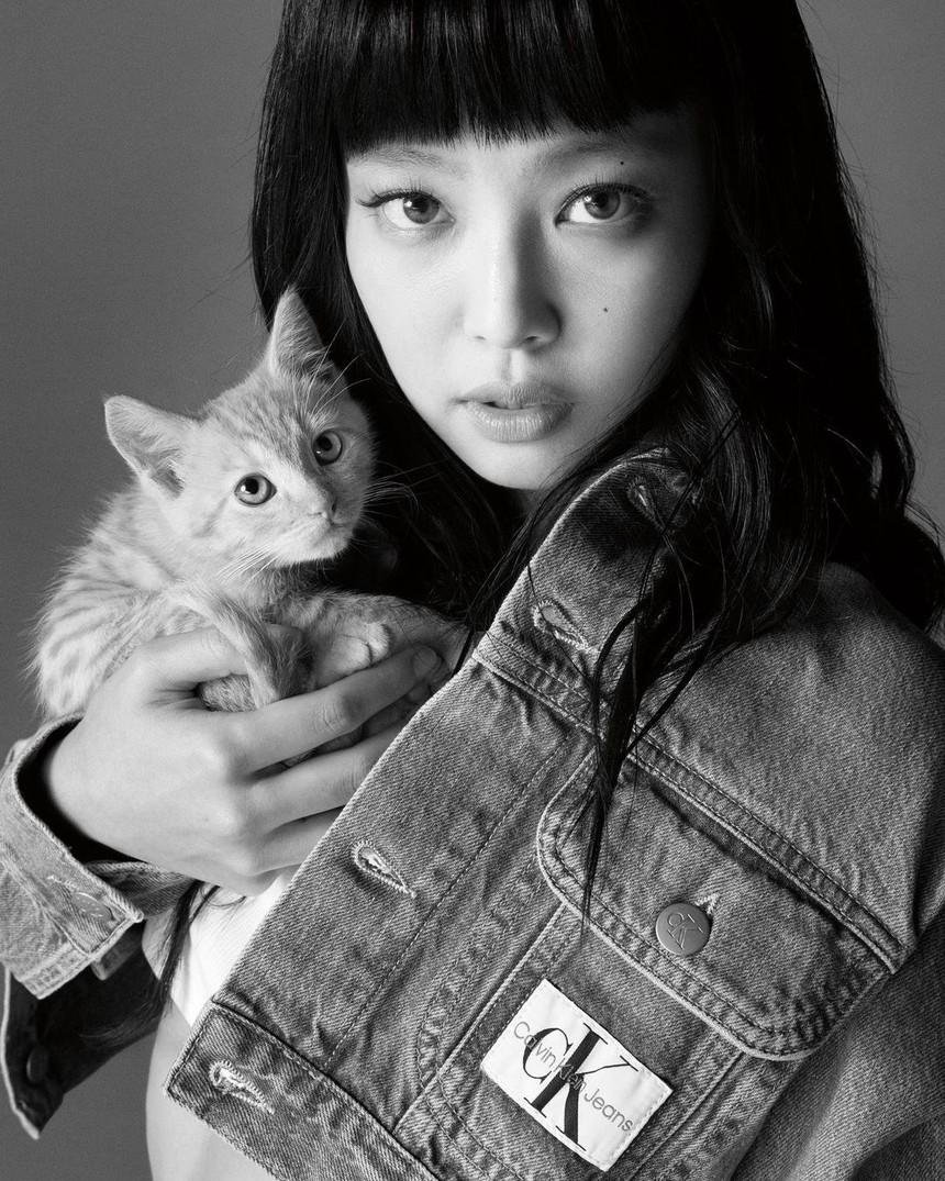 Jennie Blackpink hút hồn trong chiến dịch quảng cáo Calvin Klein mới - Ảnh 1.