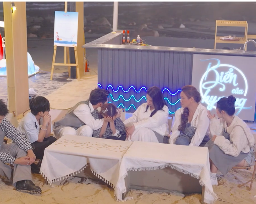 Hoà Minzy bật khóc thừa nhận mệt mỏi, khó kiểm soát cảm xúc sau 1 năm đối mặt với nhiều biến cố  - Ảnh 4.