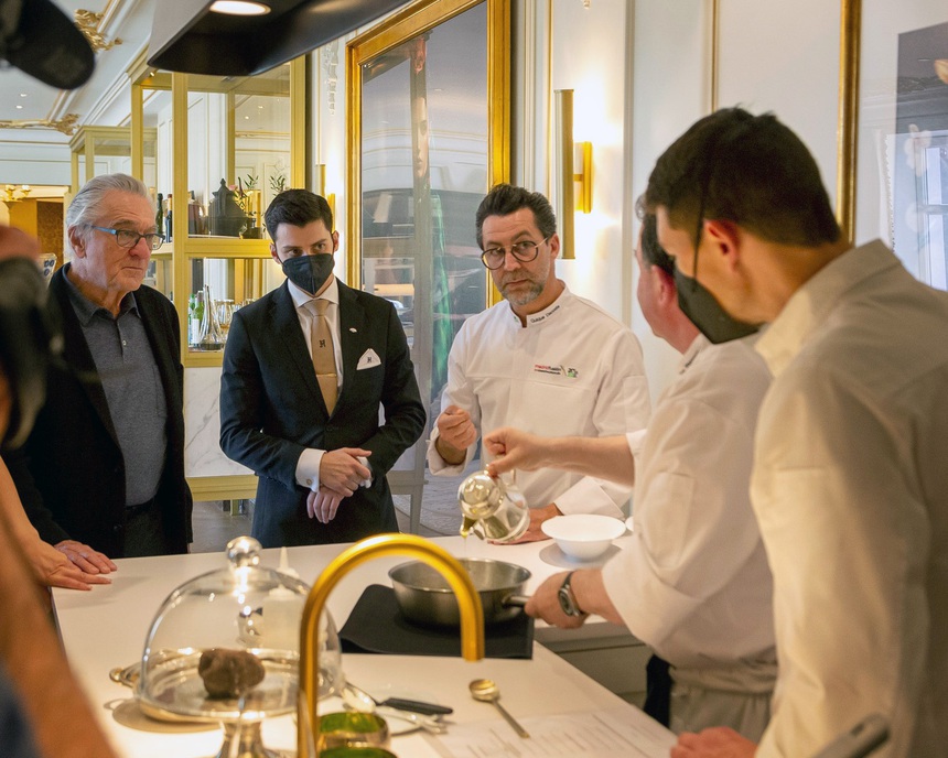 Một loại thực phẩm phổ biến ở Việt Nam, "sinh vật sống bị buôn bán nhiều nhất trên hành tinh" được kêu gọi loại bỏ khỏi thực đơn của người châu Âu - Ảnh 1. Một loại thực phẩm phổ biến ở Việt Nam, "sinh vật sống bị buôn bán nhiều nhất trên hành tinh" được kêu gọi loại bỏ khỏi thực đơn của người châu Âu - Ảnh 1.