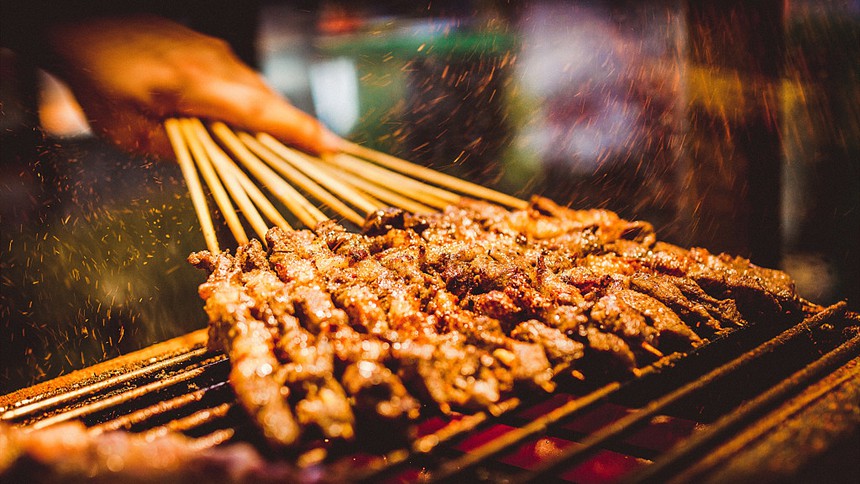 Giám đốc bất động sản bỏ nghề đi bán thịt xiên: Đi qua cơn 'sốt đất', về kinh doanh bằng vốn tự thân  - Ảnh 2.