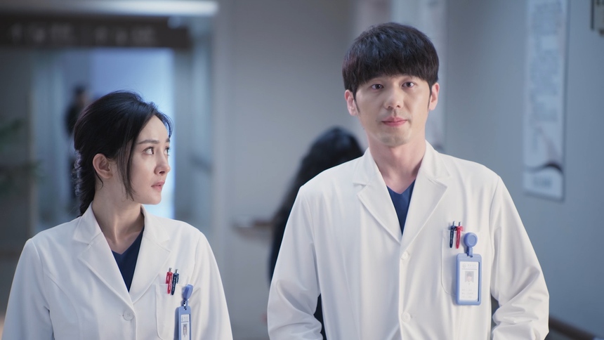 Bị chê mặt đơ gượng gạo, Dương Mịch vẫn làm bác sĩ, fan mong chờ mỹ nam này vớt vát lại diễn xuất - Ảnh 6. Bị chê mặt đơ gượng gạo, Dương Mịch vẫn làm bác sĩ, fan mong chờ mỹ nam này vớt vát lại diễn xuất - Ảnh 6.