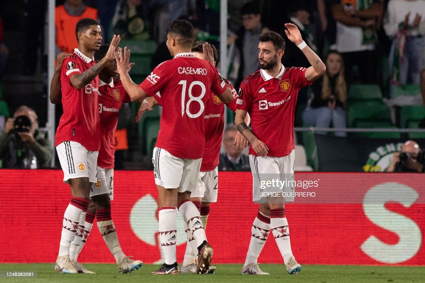 Arsenal bị loại sau trận thua gây sốc, Man United sáng cửa vô địch cúp châu Âu - Ảnh 4. Arsenal bị loại sau trận thua gây sốc, Man United sáng cửa vô địch cúp châu Âu - Ảnh 4.