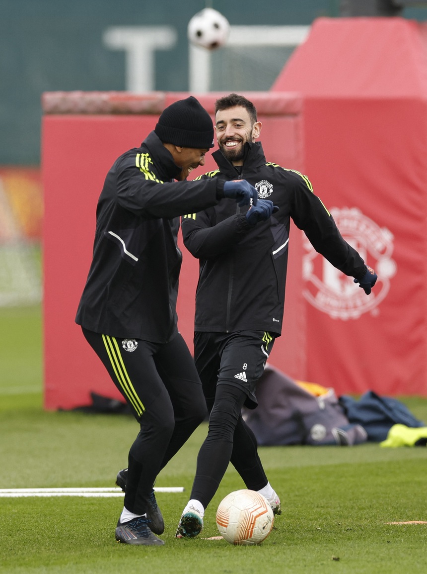 Tin bóng đá MU 16/3: MU mạo hiểm nhân sự, 8 bên tham gia đàm phán mua lại MU - Ảnh 3.