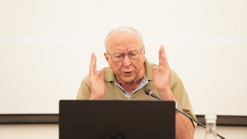 Thomas Billhardt - Giải 'Bùi Xuân Phái - Vì tình yêu Hà Nội' 2021: 'Tôi thấy một Việt Nam mới' - Ảnh 2. Thomas Billhardt - Giải 'Bùi Xuân Phái - Vì tình yêu Hà Nội' 2021: 'Tôi thấy một Việt Nam mới' - Ảnh 2.