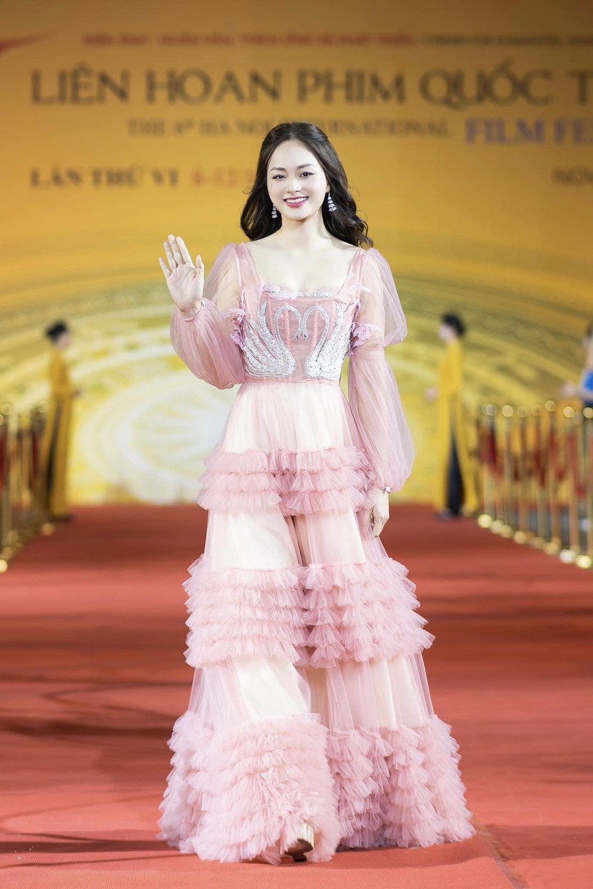 Đọ nhan sắc 3 nàng dâu mới của “mẹ chồng” Lan Hương: Dâu cả xứng danh ‘tượng đài nhan sắc’, bao nhiêu năm vẫn cực xinh đẹp - Ảnh 8.