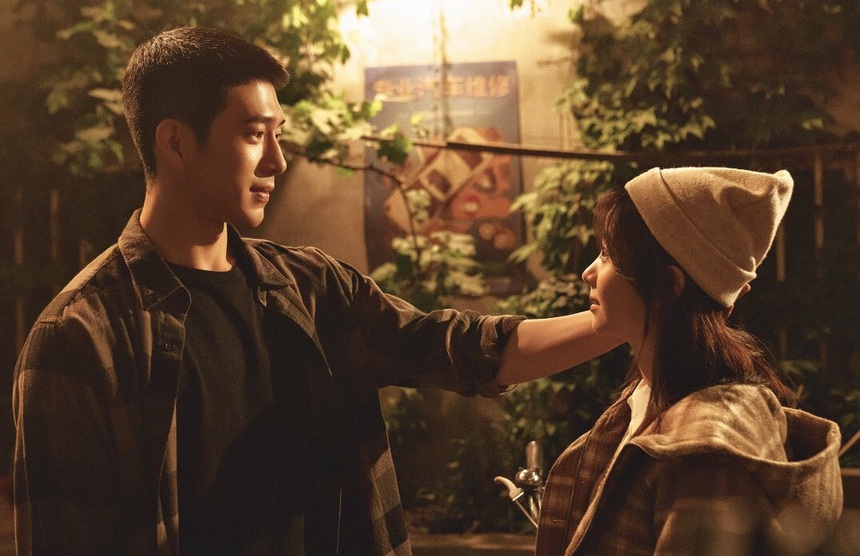 Siêu phẩm ngôn tình mới của Đàm Tùng Vận có gì mà khiến giới trẻ 'cày' quên ăn quên ngủ? - Ảnh 2. Siêu phẩm ngôn tình mới của Đàm Tùng Vận có gì mà khiến giới trẻ 'cày' quên ăn quên ngủ? - Ảnh 2.