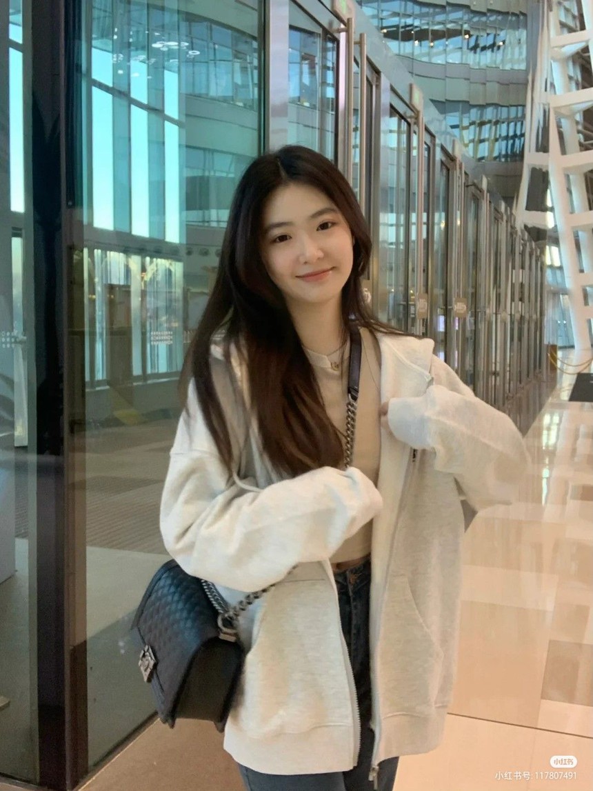 "Bạn nhặt được 150 triệu đồng nhưng chủ nhân số tiền nói thiếu mất 100 triệu rồi, bạn sẽ làm gì?", câu trả lời thông minh giúp nữ ứng viên được thuê ngay lập tức - Ảnh 1.