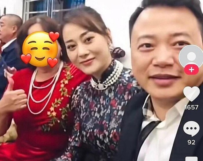 Mặc vợ cũ cà khịa, Shark Bình và "Quỳnh Búp Bê" nắm tay… đi khắp thế gian: Tỷ phú ngày càng trẻ trung, biết bắt trend bên tình trẻ - Ảnh 3. Mặc vợ cũ cà khịa, Shark Bình và "Quỳnh Búp Bê" nắm tay… đi khắp thế gian: Tỷ phú ngày càng trẻ trung, biết bắt trend bên tình trẻ - Ảnh 3.