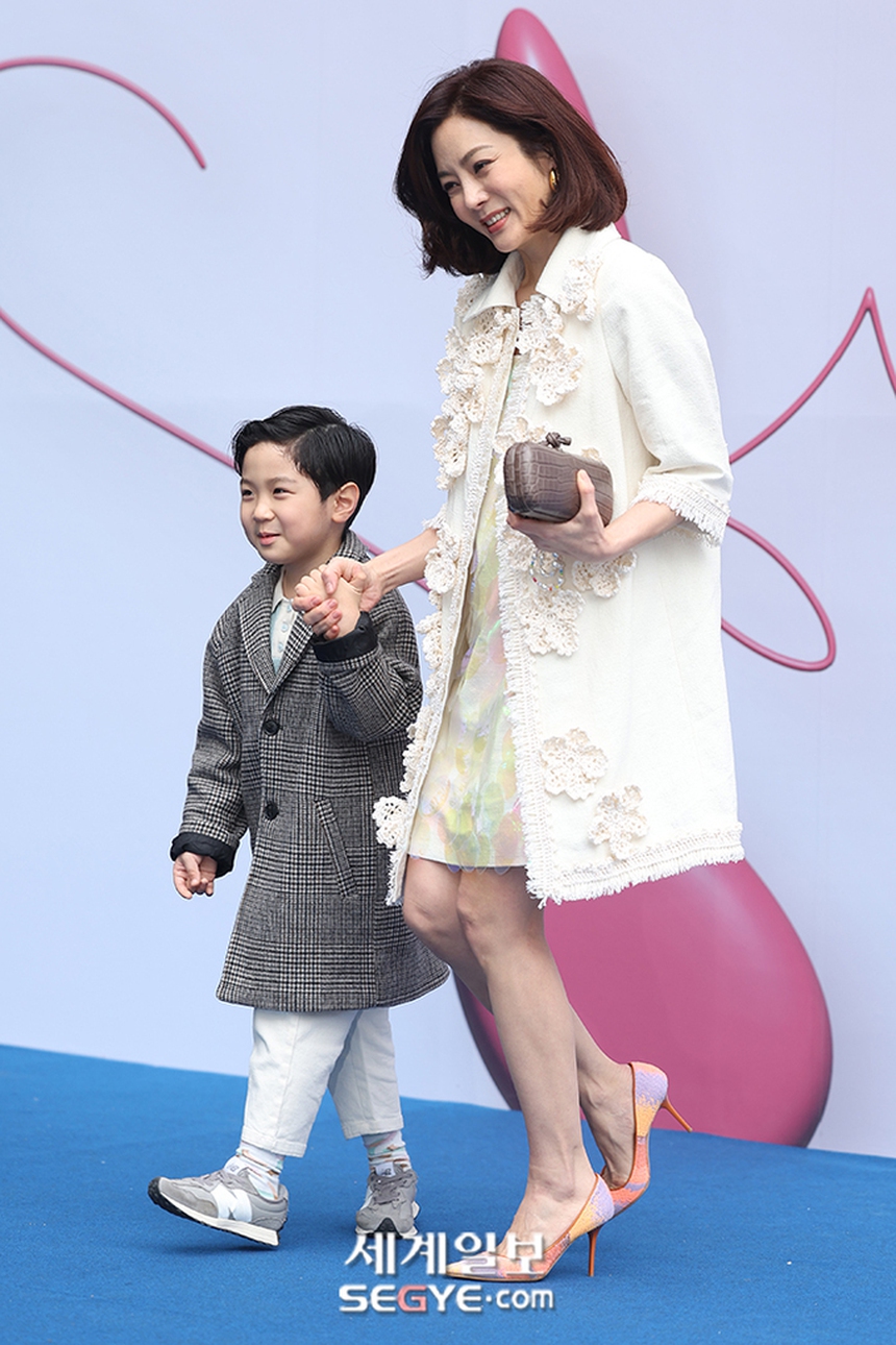 Sự kiện quy tụ dàn sao đình đám: Chae Rim lộ cả tá dấu hiệu lão hóa, nữ thần Eugene lại "hack tuổi" bất ngờ - Ảnh 3.