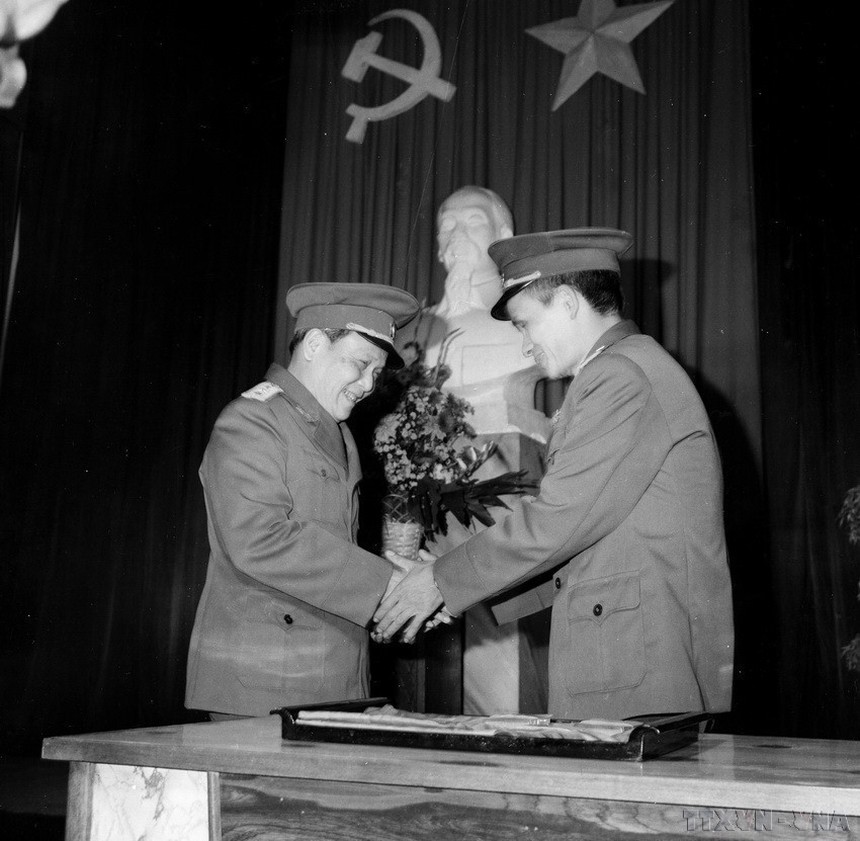 Kỷ niệm 110 năm Ngày sinh đại tướng Chu Huy Mân (17/3/1913 - 17/3/2023): Nhà chính trị, quân sự tài ba, có tầm chiến lược - Ảnh 8. Kỷ niệm 110 năm Ngày sinh đại tướng Chu Huy Mân (17/3/1913 - 17/3/2023): Nhà chính trị, quân sự tài ba, có tầm chiến lược - Ảnh 8.