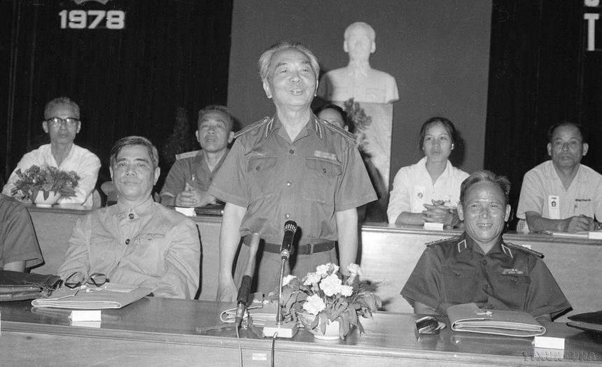 Kỷ niệm 110 năm Ngày sinh đại tướng Chu Huy Mân (17/3/1913 - 17/3/2023): Nhà chính trị, quân sự tài ba, có tầm chiến lược - Ảnh 3. Kỷ niệm 110 năm Ngày sinh đại tướng Chu Huy Mân (17/3/1913 - 17/3/2023): Nhà chính trị, quân sự tài ba, có tầm chiến lược - Ảnh 3.