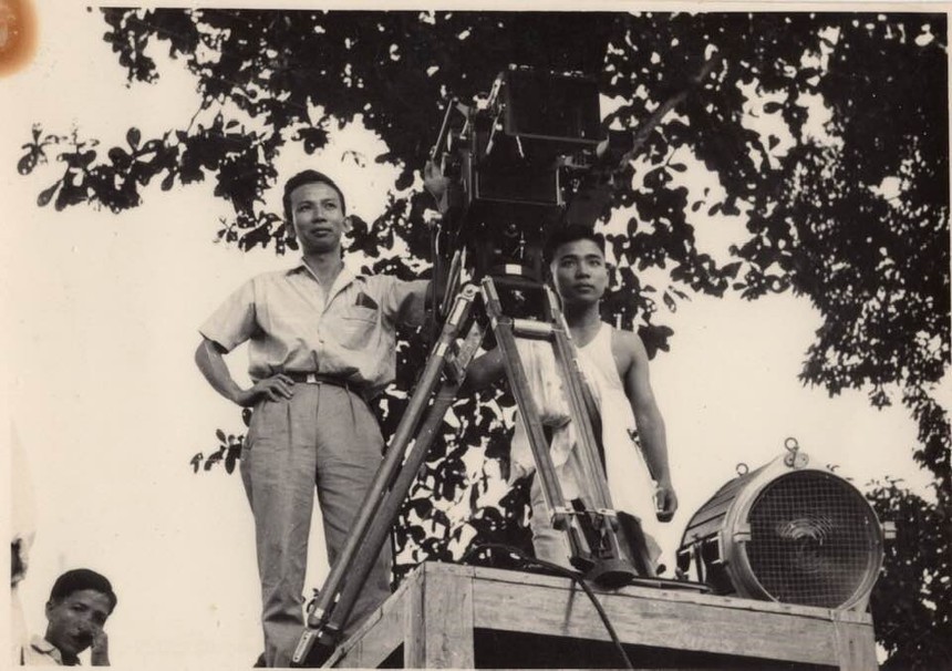 70 năm Điện ảnh cách mạng Việt Nam - Xem phim 'Chung một dòng sông': 'Cái thuở ban đầu lưu luyến ấy' - Ảnh 2.