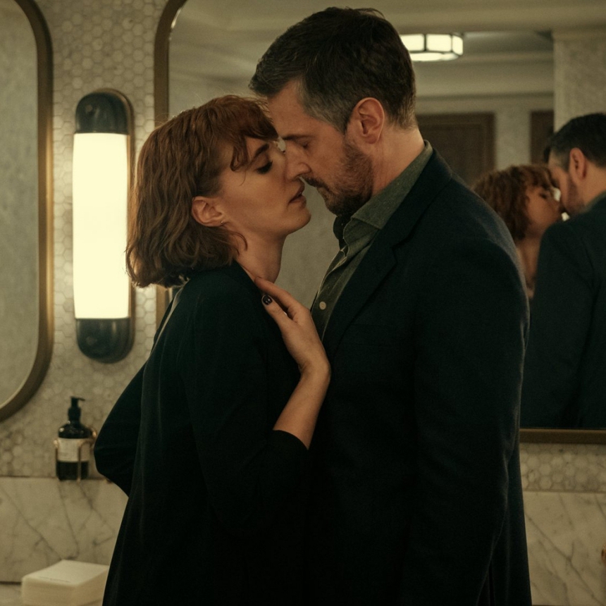 Loạt phim giật gân mới của Netflix ấn định ra mắt vào tháng 4 - Ảnh 3.