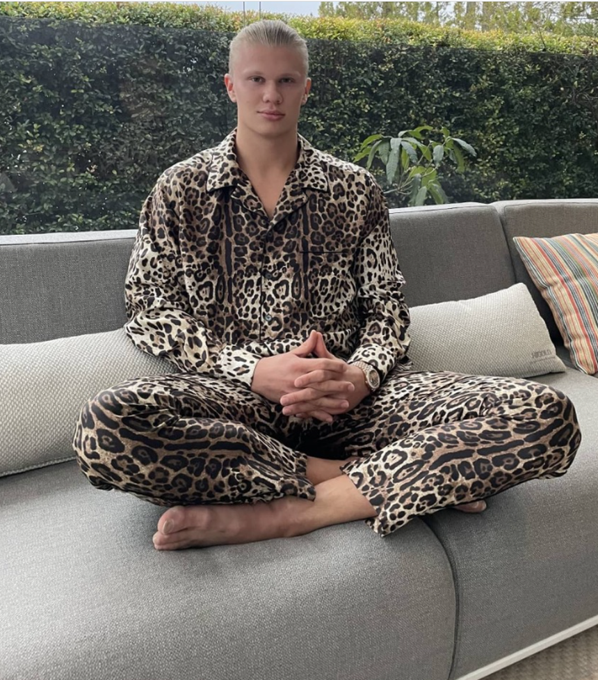 Công nghệ đằng sau giấc ngủ của 'siêu nhân' Haaland: Chiếc kính và nhẫn cực kỳ đặc biệt - Ảnh 1.