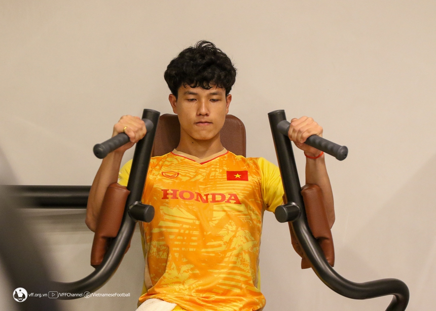 U23 Việt Nam chung khách sạn với tuyển Đức, tập GYM sau khi đến Qatar - Ảnh 2.