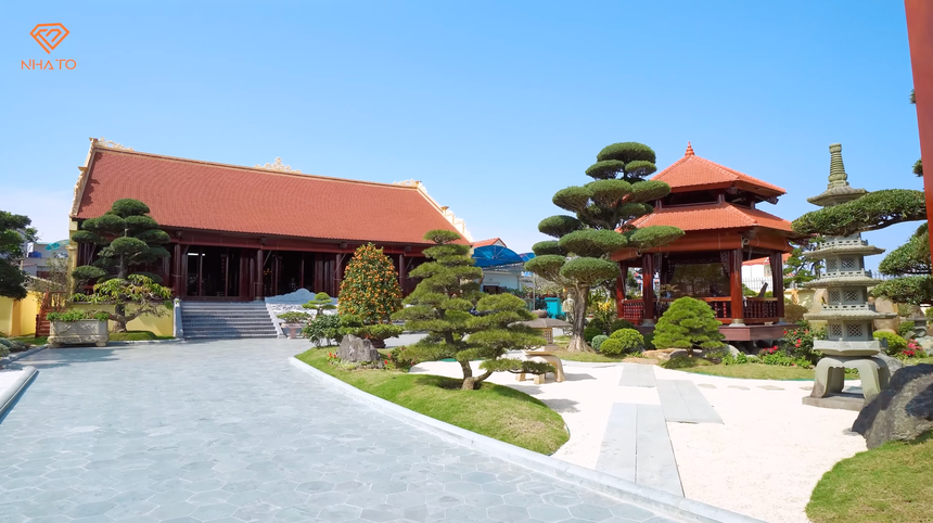 Khu vườn tiền tỷ, độc đáo trong các căn biệt thự: Những chiếc đèn đá ngoại nhập hơn 100 năm tuổi, hồ cá koi là điều không thể thiếu - Ảnh 12. Khu vườn tiền tỷ, độc đáo trong các căn biệt thự: Những chiếc đèn đá ngoại nhập hơn 100 năm tuổi, hồ cá koi là điều không thể thiếu - Ảnh 12.