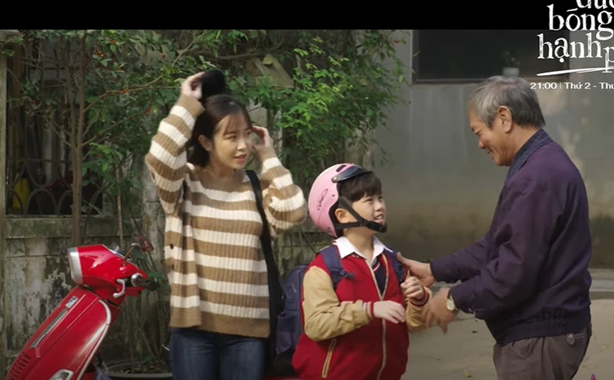 'Dưới bóng cây hạnh phúc' tập 38: Ông Công thay đổi thái độ với Son, Hồng rủ Đạt 'ở lại qua đêm' - Ảnh 1.