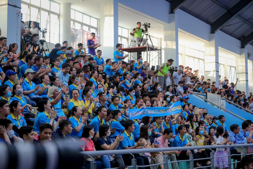 Futsal báo tín hiệu mừng ngày trở lại - Ảnh 2. Futsal báo tín hiệu mừng ngày trở lại - Ảnh 2.