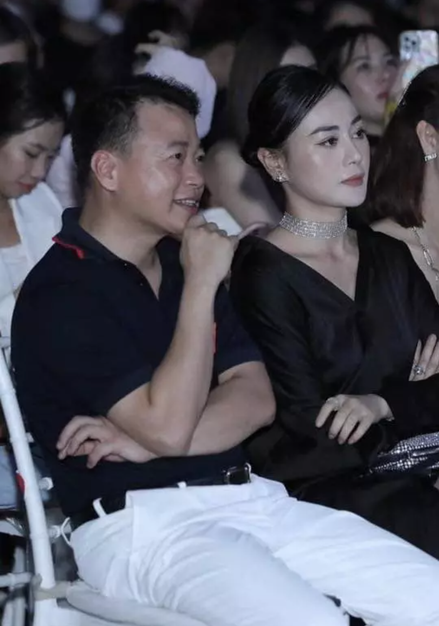 Bị vợ tố "vứt" 2 con ở nhà người lạ qua đêm để đưa Phương Oanh đi Đà Lạt, Shark Bình phản ứng ra sao? - Ảnh 3. Bị vợ tố "vứt" 2 con ở nhà người lạ qua đêm để đưa Phương Oanh đi Đà Lạt, Shark Bình phản ứng ra sao? - Ảnh 3.