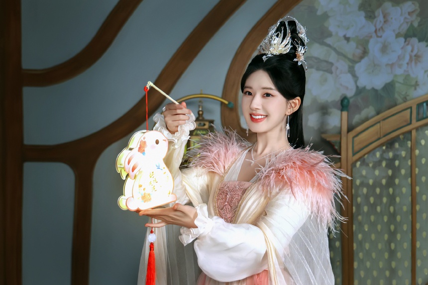 Liên tiếp vướng scandal, hình tượng của Triệu Lộ Tư đang dần sụp đổ - Ảnh 5. Liên tiếp vướng scandal, hình tượng của Triệu Lộ Tư đang dần sụp đổ - Ảnh 5.