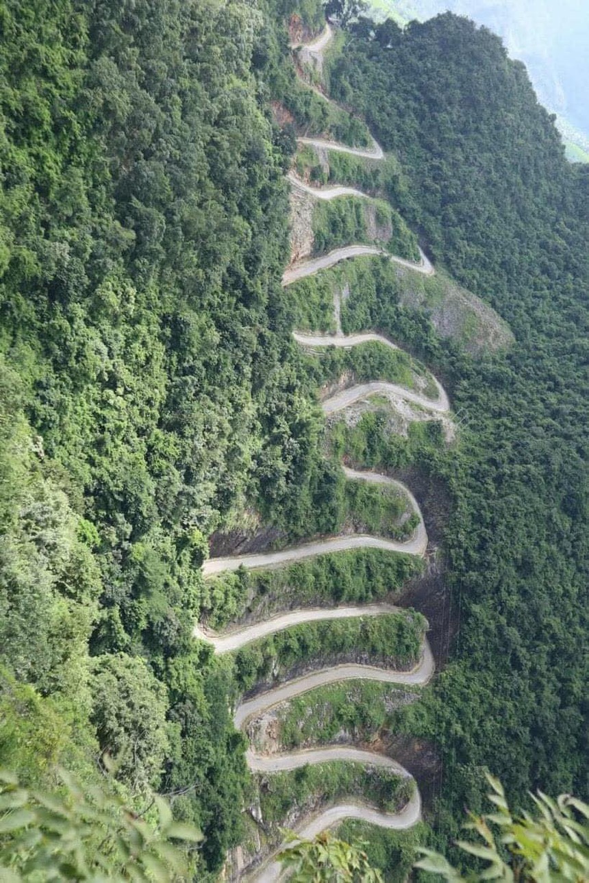 Cảnh tượng con đèo "đáng sợ nhất Việt Nam" từ trên cao khiến dân mạng trầm trồ: Thế mới thấy đất nước mình quá hùng vĩ - Ảnh 3. Cảnh tượng con đèo "đáng sợ nhất Việt Nam" từ trên cao khiến dân mạng trầm trồ: Thế mới thấy đất nước mình quá hùng vĩ - Ảnh 3.