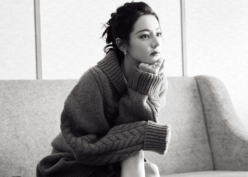 'Ẩn thân' 9 tháng, Địch Lệ Nhiệt Ba chuẩn bị tái xuất sau tin đồn mang thai - Ảnh 4. 'Ẩn thân' 9 tháng, Địch Lệ Nhiệt Ba chuẩn bị tái xuất sau tin đồn mang thai - Ảnh 4.