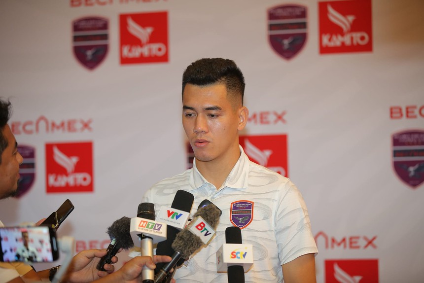 Tiêu điểm: Ông Troussier và bài toán trung phong - Ảnh 1.