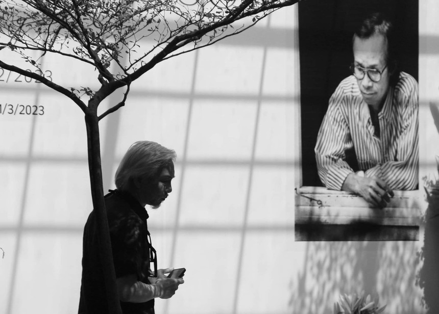 Nhiếp ảnh gia Dương Minh Long: 'Trịnh Công Sơn - lần đầu gặp lại' và sẽ còn những lần tiếp theo - Ảnh 2. Nhiếp ảnh gia Dương Minh Long: 'Trịnh Công Sơn - lần đầu gặp lại' và sẽ còn những lần tiếp theo - Ảnh 2.