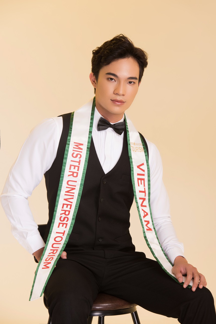 Huỳnh Võ Hoàng Sơn thi Nam vương Du lịch Hoàn Vũ 2023 - Ảnh 2.