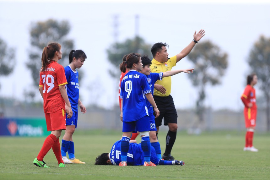 HLV Mai Đức Chung mất ‘Quang Hải của tuyển nữ’ trước World Cup - Ảnh 1. Mai Đức Chung, World Cup nữ, tuyển nữ Việt Nam, Nguyễn Thị Vạn