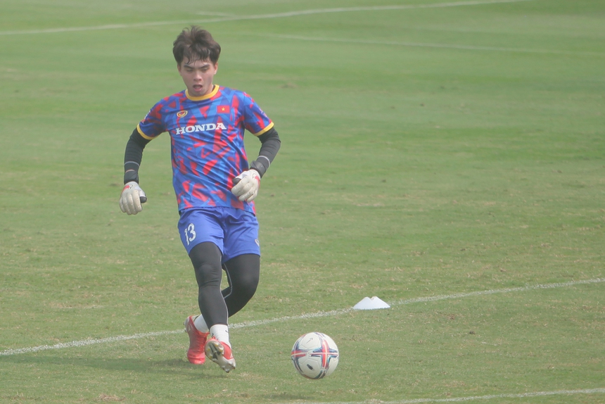 HLV Troussier nổi nóng, mắng té tát quân bầu Hiển vì lỗi 'cấm kỵ' - Ảnh 4.