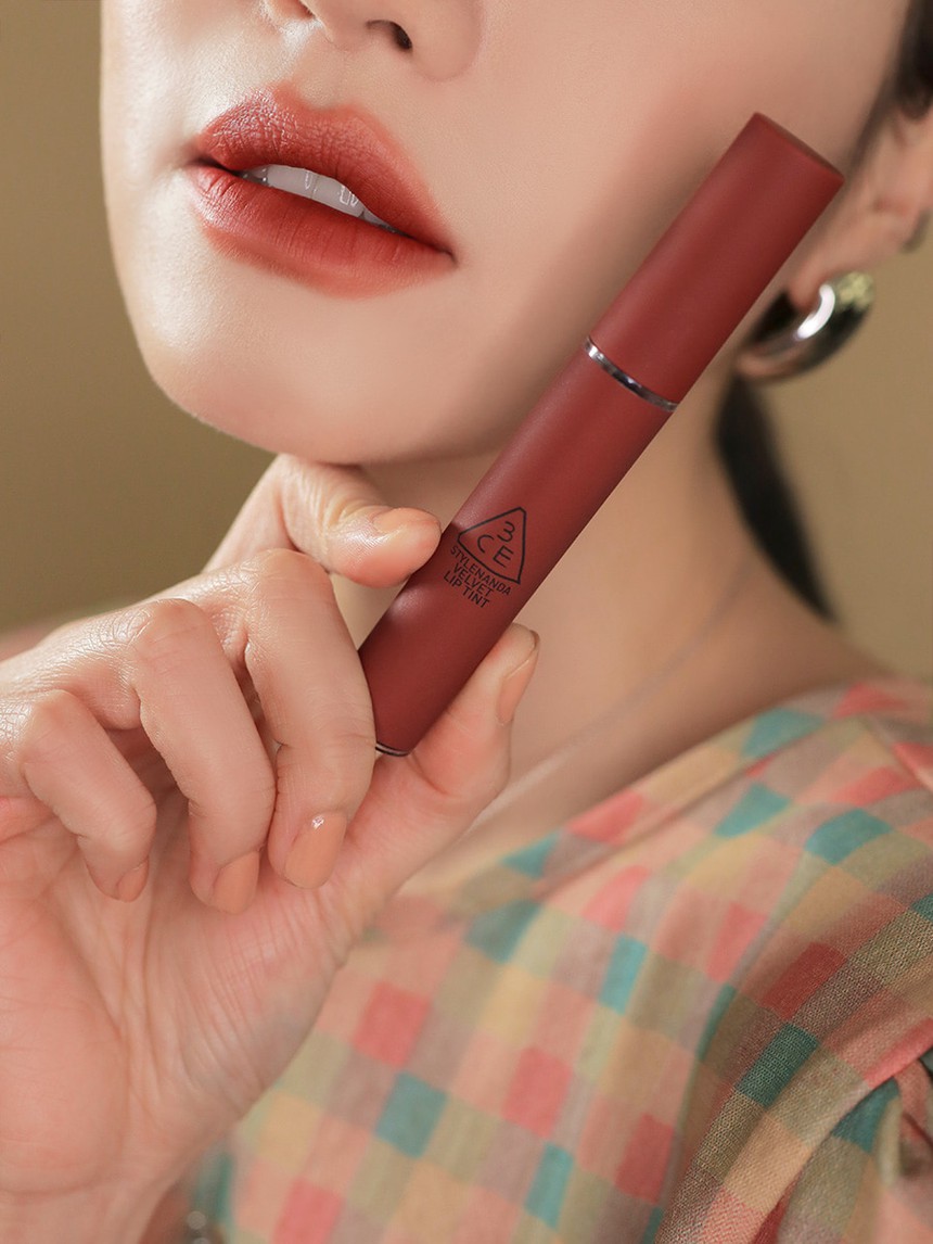 Màu son của tiếp viên hàng không các hãng - Ảnh 3.