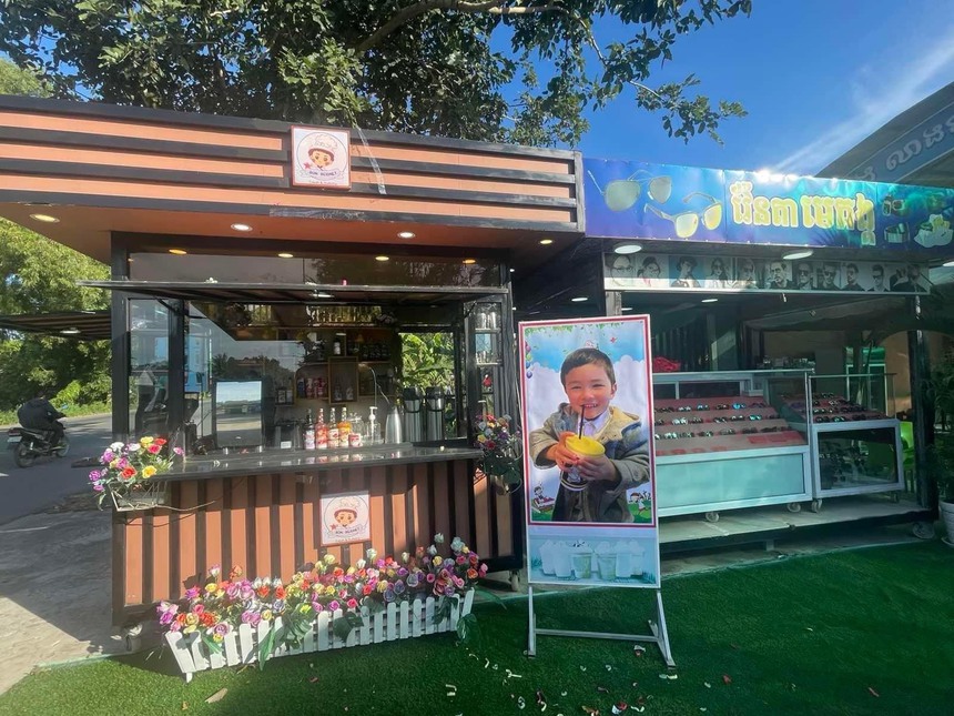 Con trai Đan Trường "ngậm thìa vàng" từ nhỏ: Hơn 2 tuổi đã sở hữu công ty thời trang, nay làm chủ tiệm bánh thứ 2 - Ảnh 1.