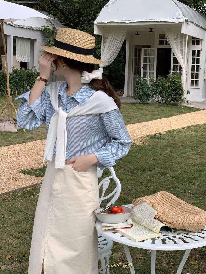 Mặc sơ mi xanh đẹp như Lưu Diệc Phi trong phim: 8 gợi ý siêu xinh dành cho nàng công sở - Ảnh 9. Mặc sơ mi xanh đẹp như Lưu Diệc Phi trong phim: 8 gợi ý siêu xinh dành cho nàng công sở - Ảnh 9.