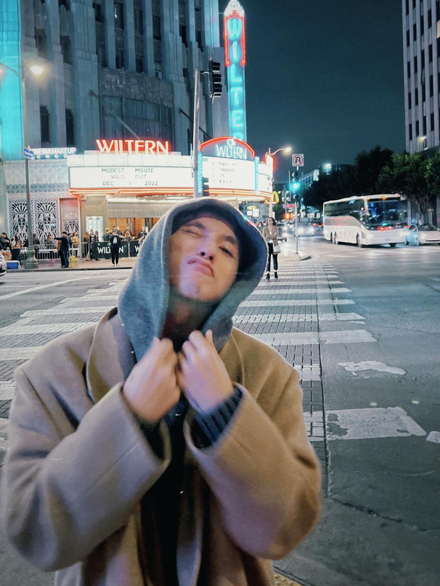 Phát hiện Sơn Tùng tung ảnh cũ tại Mỹ, “đánh lạc hướng” chuẩn bị cho màn comeback sắp đến? - Ảnh 1.